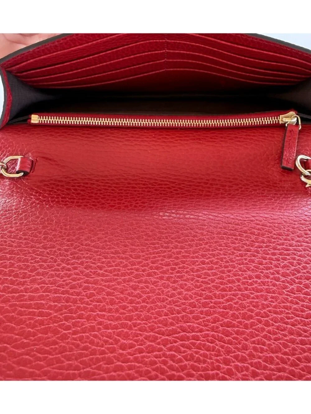 Gucci Interlocking G WOC Authentic Red Pebbled Leather Wallet on Chain Gold Tone